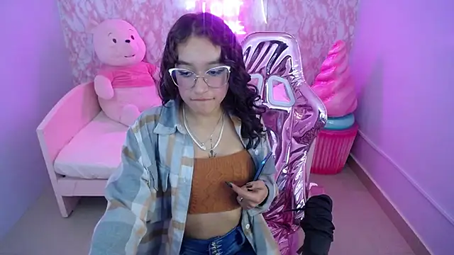 kassandra ch  online show from 02.19.25