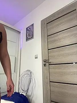 HotLivv69 online show from 11.06.25