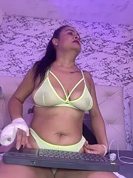 Snapshot of Lili__taylor chatting on 09.27.25 Lili taylor online show from 09.27.25