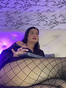 Snapshot of Lili__taylor chatting on 11.06.25 Lili taylor online show from 11.06.25