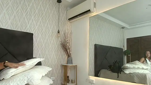 Snapshot of lorena_medina chatting on 02.08.25 lorena medina online show from 02.08.25