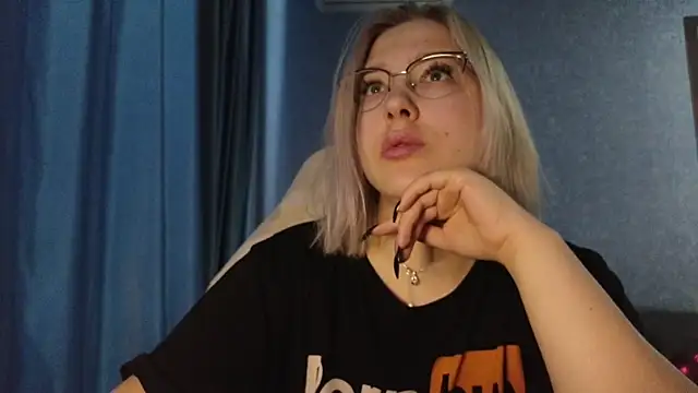 HotBrandyX online show from 11.08.25