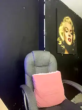 viktoria davis  online show from 11.17.25