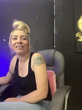 Snapshot of viktoria_davis_ chatting on 01.07.26 viktoria davis online show from 01.07.26