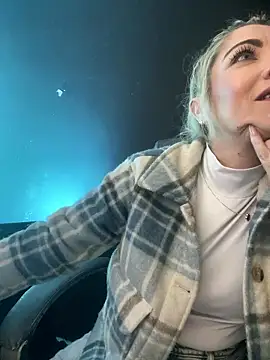 Snapshot of viktoria_davis_ chatting on 01.11.26 viktoria davis online show from 01.11.26