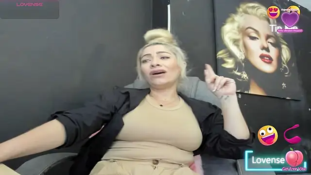 Snapshot of viktoria_davis_ chatting on 01.13.26 viktoria davis online show from 01.13.26