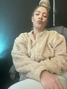 Snapshot of viktoria_davis_ chatting on 02.01.26 viktoria davis online show from 02.01.26