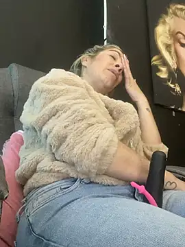 Snapshot of viktoria_davis_ chatting on 02.03.26 viktoria davis online show from 02.03.26