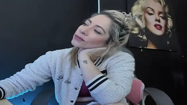 Snapshot of viktoria_davis_ chatting on 02.18.26 viktoria davis online show from 02.18.26