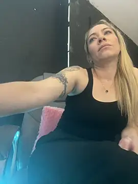 Snapshot of viktoria_davis_ chatting on 02.20.26 viktoria davis online show from 02.20.26