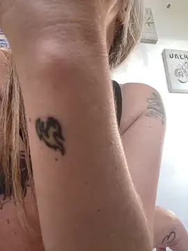 Snapshot of viktoria_davis_ chatting on 02.21.26 viktoria davis online show from 02.21.26