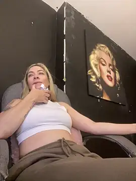 Snapshot of viktoria_davis_ chatting on 02.26.26 viktoria davis online show from 02.26.26