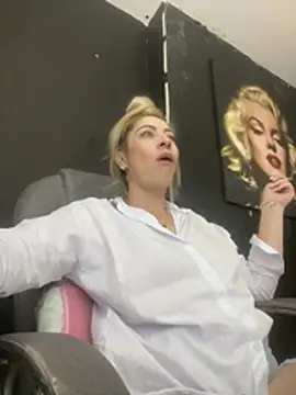 Snapshot of viktoria_davis_ chatting on 02.27.26 viktoria davis online show from 02.27.26