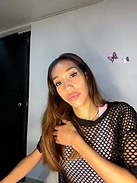 Snapshot of zoe_storm chatting on 10.31.25 zoe storm online show from 10.31.25