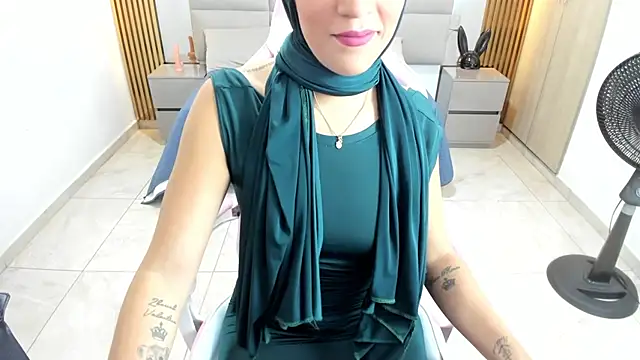 Zulema hamdi online show from 02.13.25