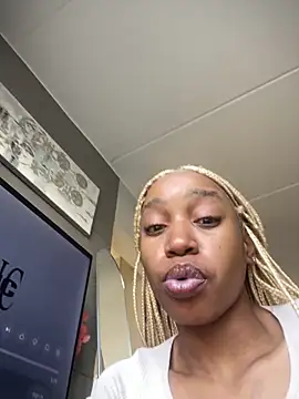 Snapshot of Go_Meg chatting on 10.07.25 Go Meg online show from 10.07.25