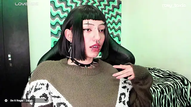 roxy toxic online show from 03.18.25