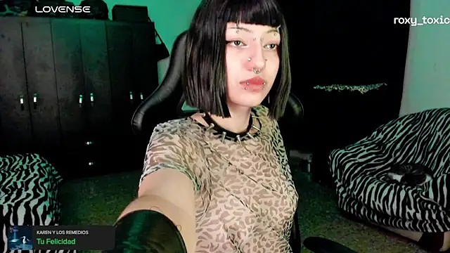 roxy toxic online show from 11.05.25