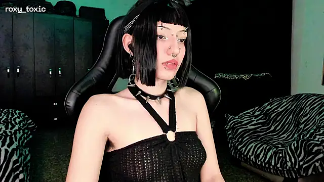 roxy toxic online show from 11.18.25