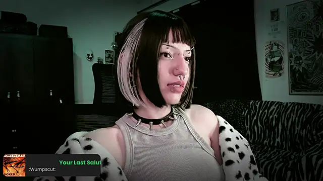 Snapshot of roxy_toxic chatting on 05.15.26 roxy toxic online show from 05.15.26