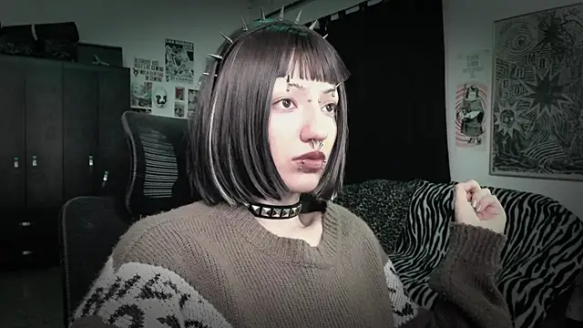 Snapshot of roxy_toxic chatting on 06.04.26 roxy toxic online show from 06.04.26