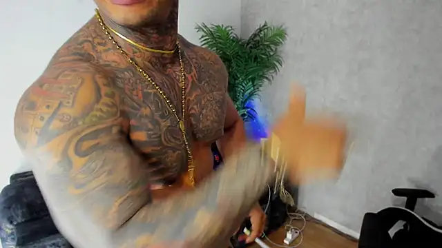 Snapshot of owen_freid chatting on 02.23.25 owen freid online show from 02.23.25