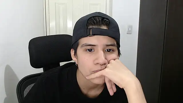 Snapshot of Dha_lia0 chatting on 01.28.25 Dha lia0 online show from 01.28.25