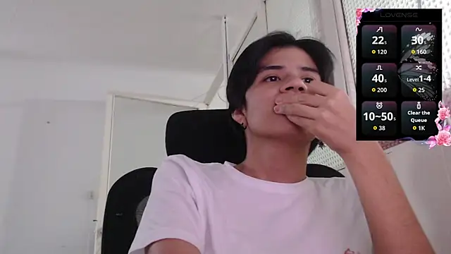 Snapshot of Dha_lia0 chatting on 10.18.25 Dha lia0 online show from 10.18.25