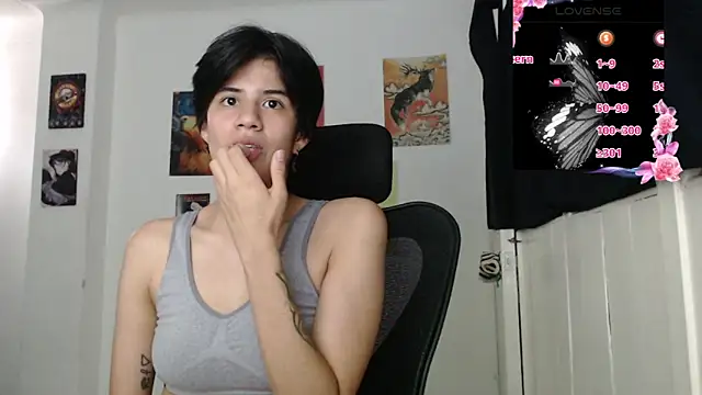 Snapshot of Dha_lia0 chatting on 10.24.25 Dha lia0 online show from 10.24.25