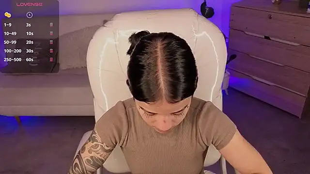 Nicole Foxx  online show from 03.20.26