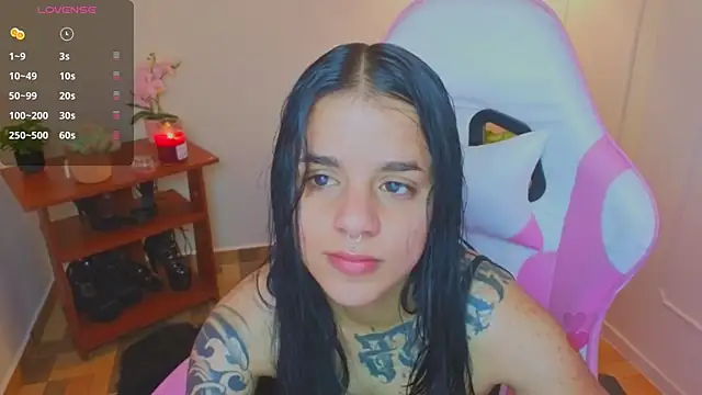 Snapshot of Nicole_Foxx_ chatting on 07.16.26 Nicole Foxx online show from 07.16.26