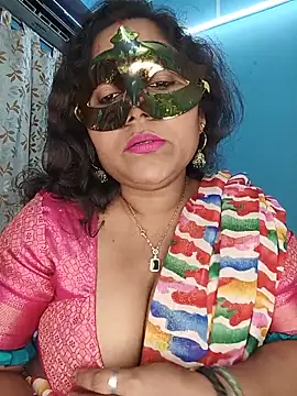 Snapshot of hevensex143 chatting on 05.19.26 hevensex143 online show from 05.19.26