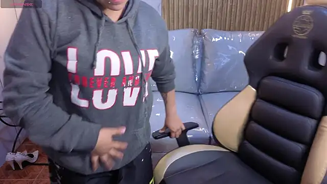 Kitten Cam online show from 02.08.26