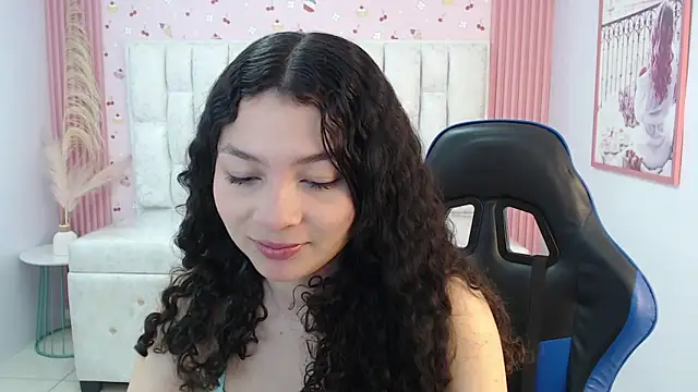 shalon diaz s online show from 10.02.25