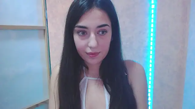 Snapshot of Lovelllyy chatting on 02.20.25 Lovelllyy online show from 02.20.25