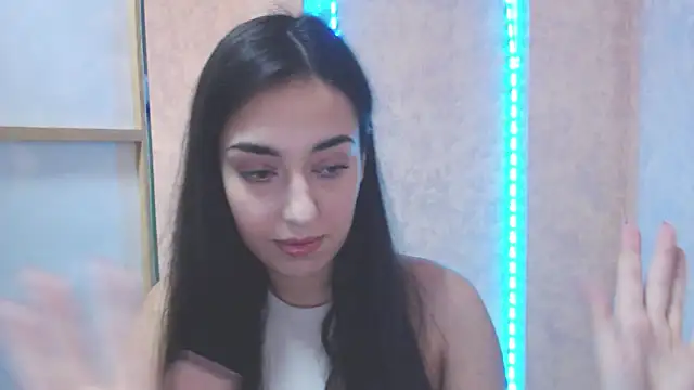 Snapshot of Lovelllyy chatting on 02.23.25 Lovelllyy online show from 02.23.25
