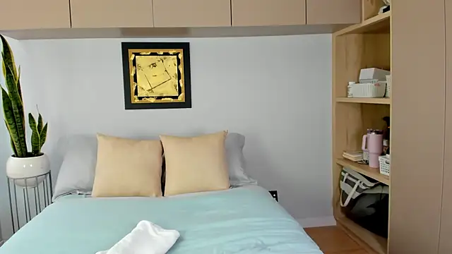 hailey thompsonX online show from 04.08.26