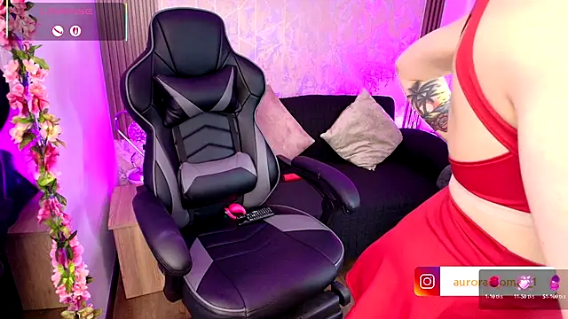 Aurora thomas  1 online show from 09.11.25