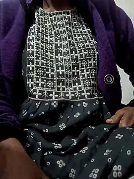 Snapshot of Sexy_Tanya69 chatting on 12.04.25 Sexy Tanya69 online show from 12.04.25