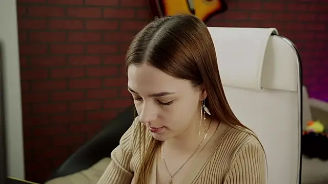 PamBeesly online show from 01.22.25