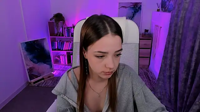 PamBeesly online show from 02.24.25