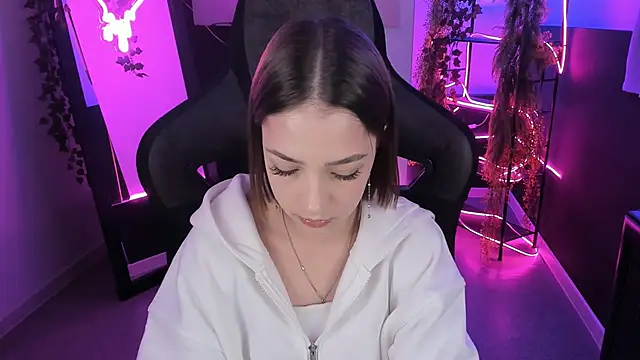 PamBeesly online show from 09.29.25