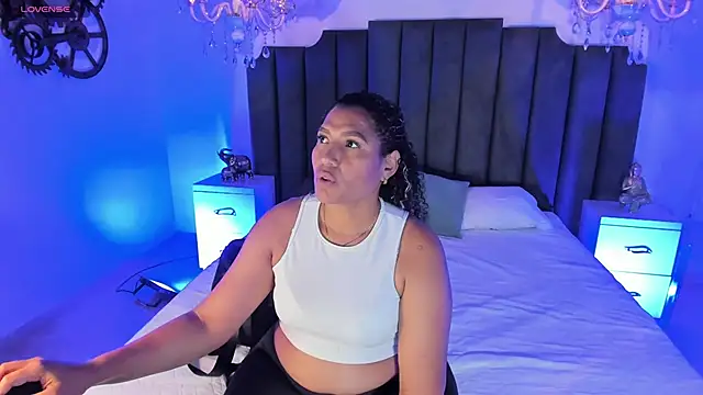 AnthonelaRusso  online show from 03.15.25