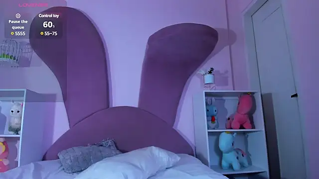 Zoe Cheshire online show from 03.17.25