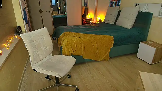 ReginaSparkle online show from 11.08.25