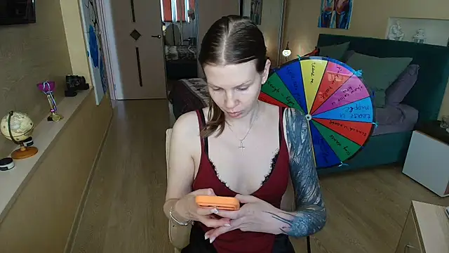 Snapshot of ReginaSparkle chatting on 06.19.26 ReginaSparkle online show from 06.19.26