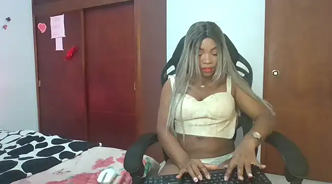 SaraYedid17 online show from 02.23.25