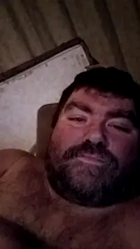 Snapshot of Rcraigue4 chatting on 02.04.25 Rcraigue4 online show from 02.04.25