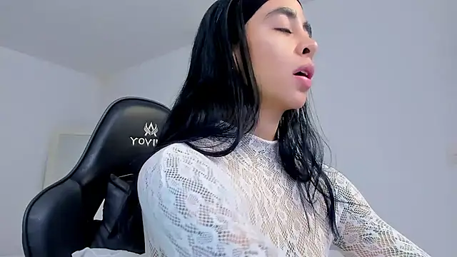 sophierooy22 online show from 07.13.26