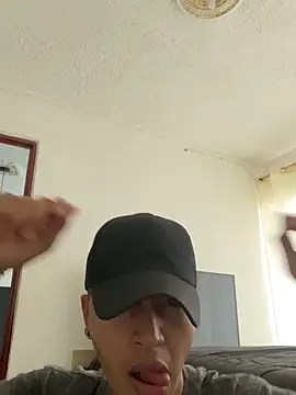 Snapshot of Diegosavage3 chatting on 02.19.25 Diegosavage3 online show from 02.19.25